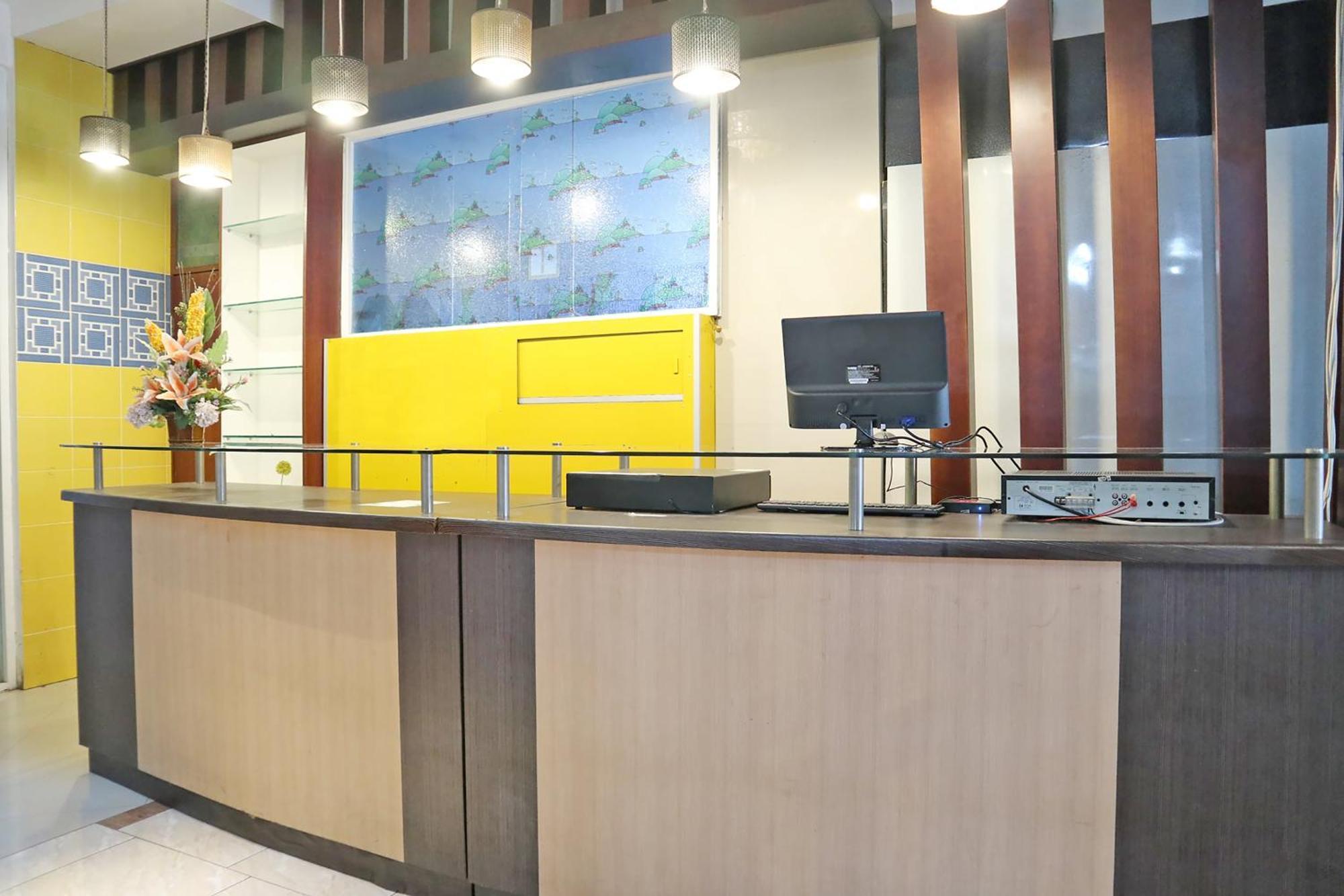 Oyo 1673 M Authentic Kost Man Hotel Padang  Ngoại thất bức ảnh