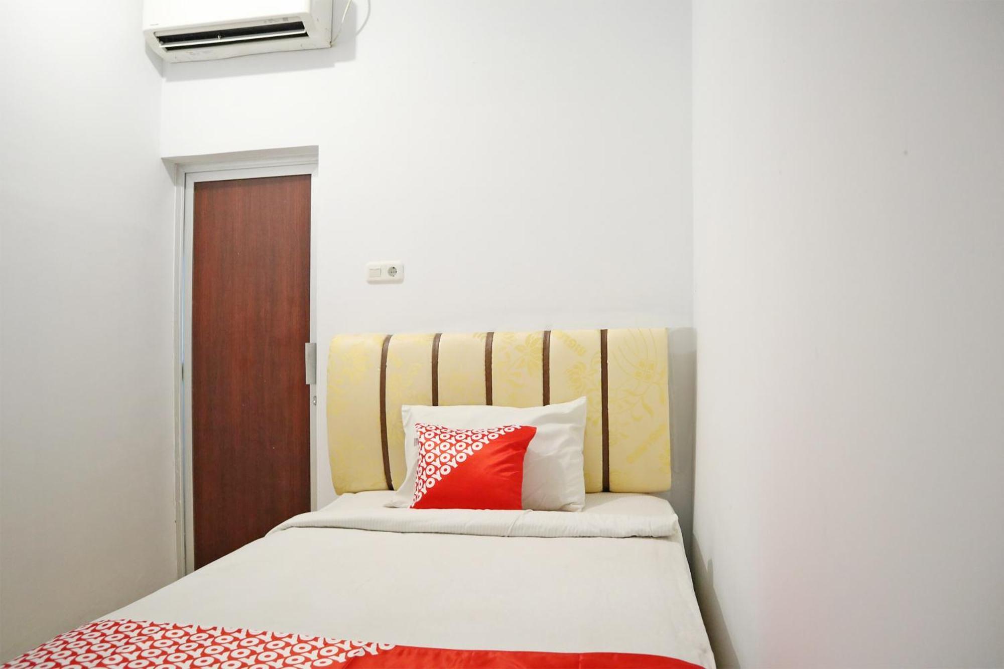Oyo 1673 M Authentic Kost Man Hotel Padang  Ngoại thất bức ảnh